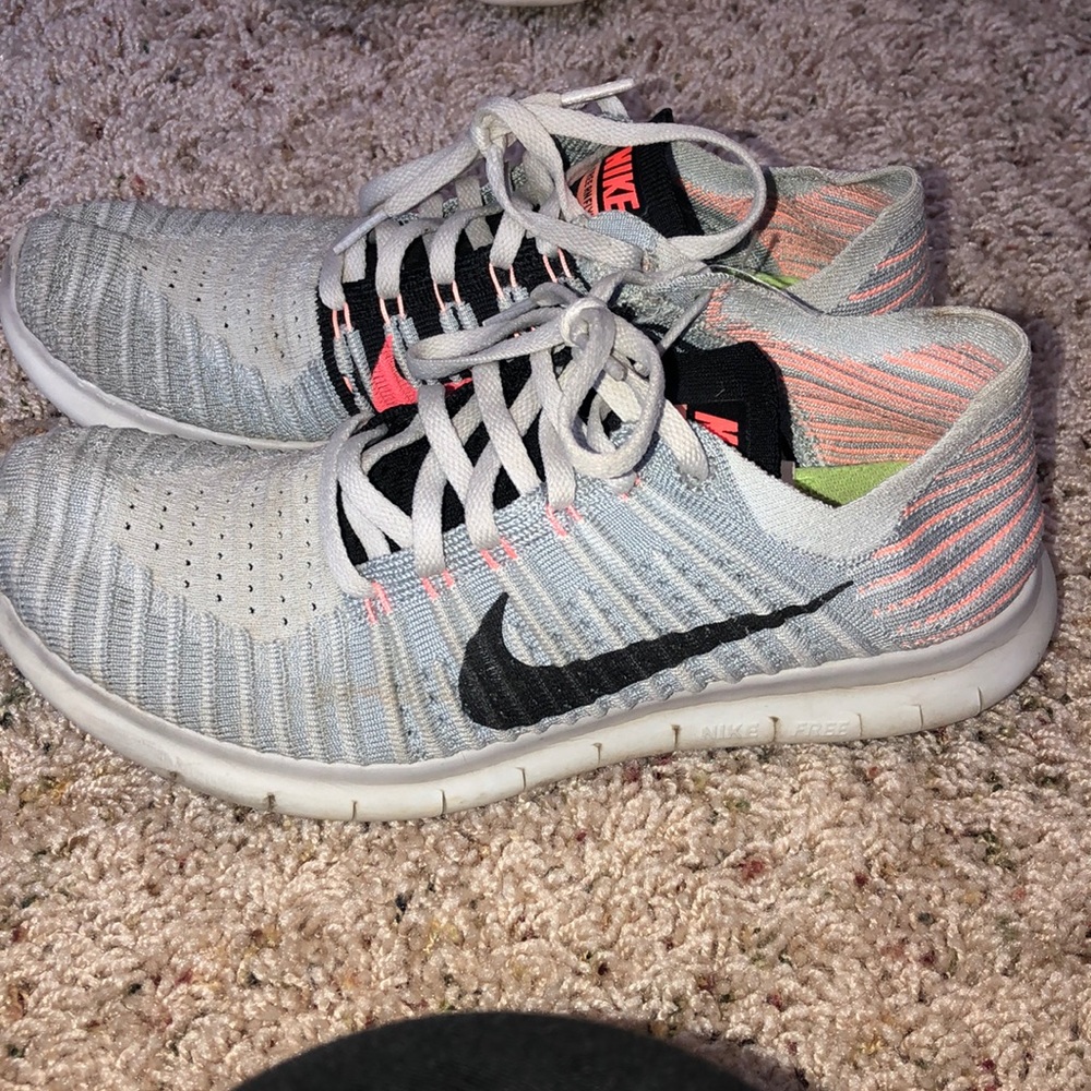 Nike tennis shoes